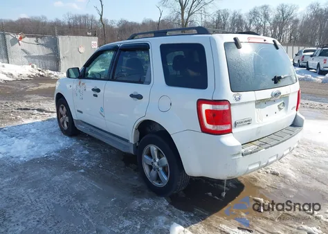 2008 Ford Escape Xlt z USA, uszkodzony, nr VIN 1FMCU93138KE48397